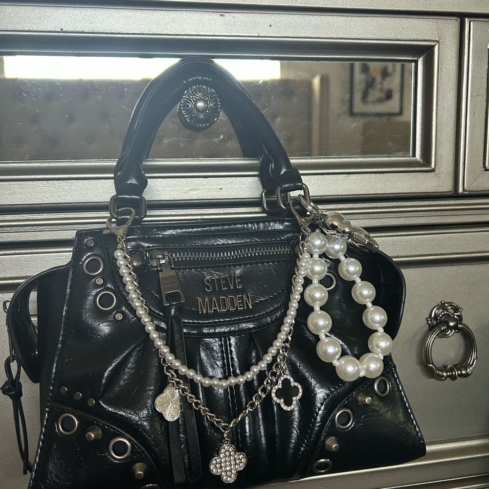 Steve Madden Black Brhen satchel